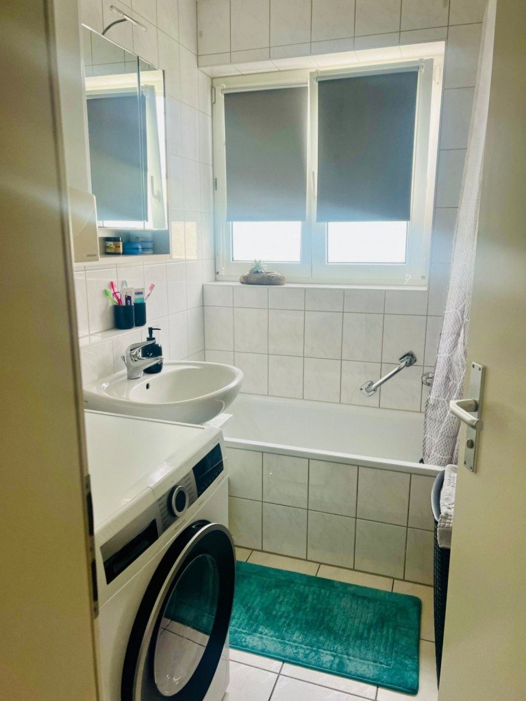 Helles Badezimmer Salach Etagenwohnung Helle 3-Zimmer-Wohnung mit Balkon in Salach