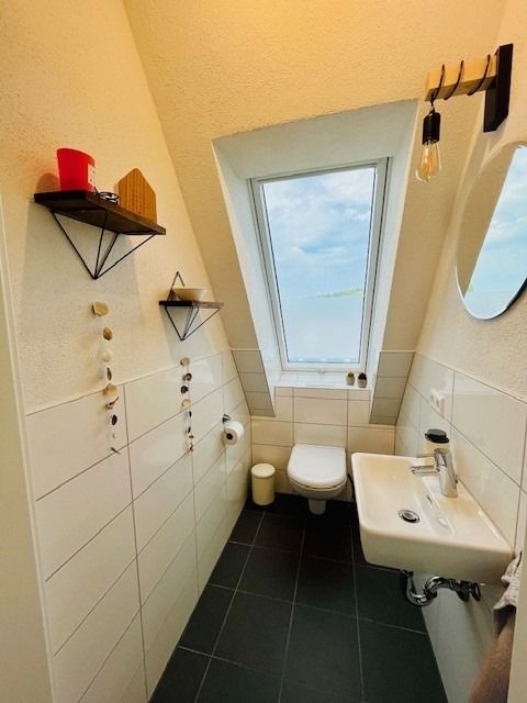 sep. WC.jpg Dachgeschosswohnung Frickenhausen