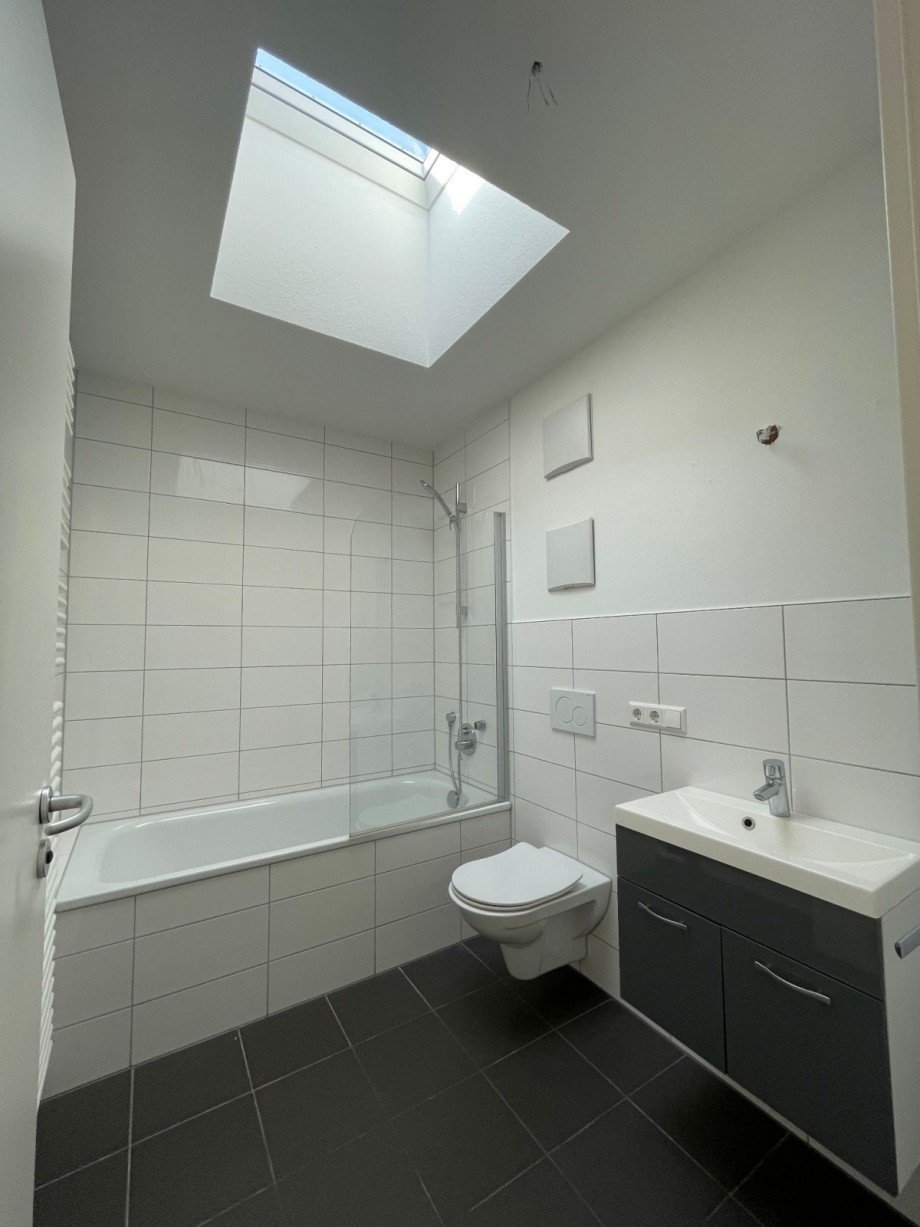 Modernes Badezimmer mit Licht Penthousewohnung Reichenbach