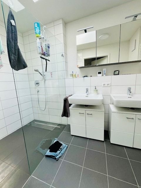 Bad.jpg Dachgeschosswohnung Frickenhausen