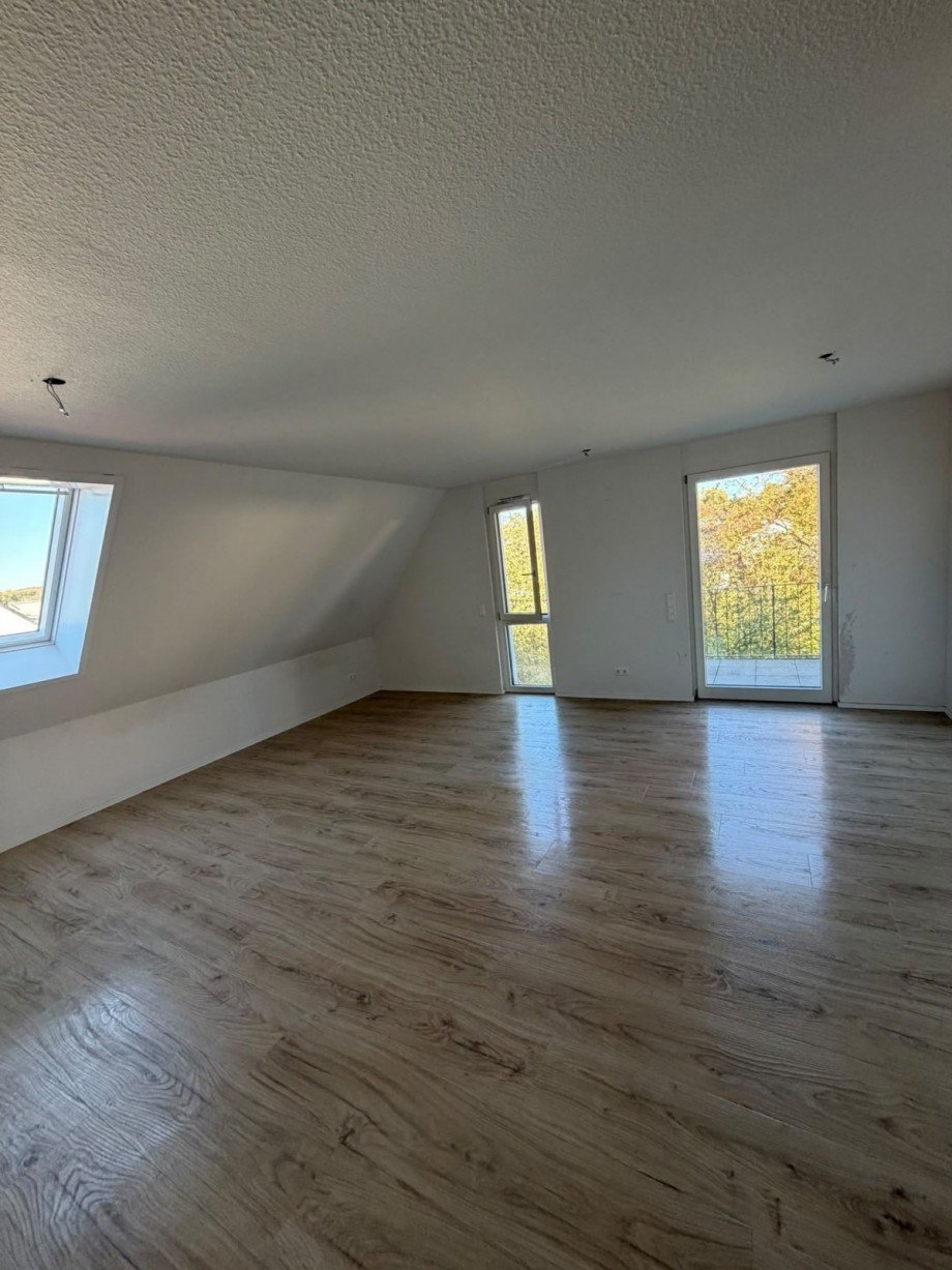 Wohnzimmer.jpg Etagenwohnung Bempflingen