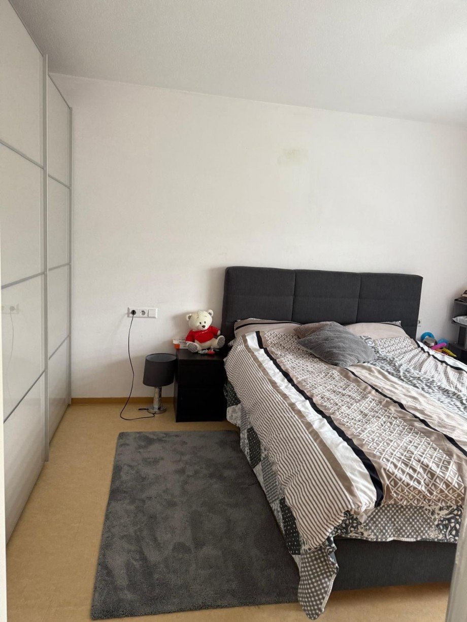 Schlafzimmer mit Doppelbett Etagenwohnung G�ppingen