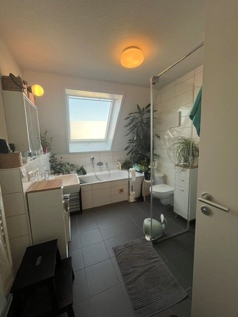 Bad.jpg Bempflingen Etagenwohnung 3-Zimmer-Wohnung mitten in Bempflingen
