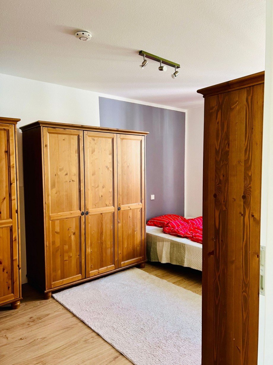 Schlafzimmer mit Schrank Etagenwohnung N�rtingen
