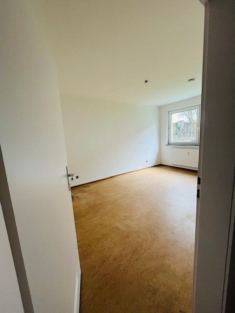 Schlafzimmer / Wohnzimmer Erdgeschosswohnung N�rtingen