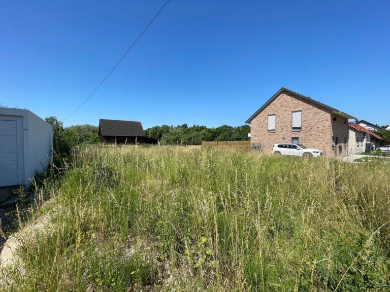 Stra�enansicht Baugrundst�ck 1 N�rtingen Gemischt-Grundst�ck Ebener Bauplatz am Ortsrand von N�rtingen - mit gro�z�gigem Garten und Blick ins Gr�ne