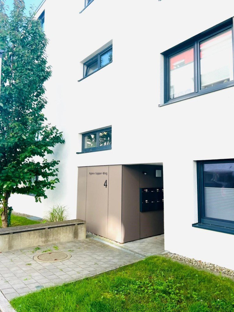 Au�enansicht N�rtingen Etagenwohnung Moderne 3-Zimmer-Wohnung mit Balkon in N�rtingen