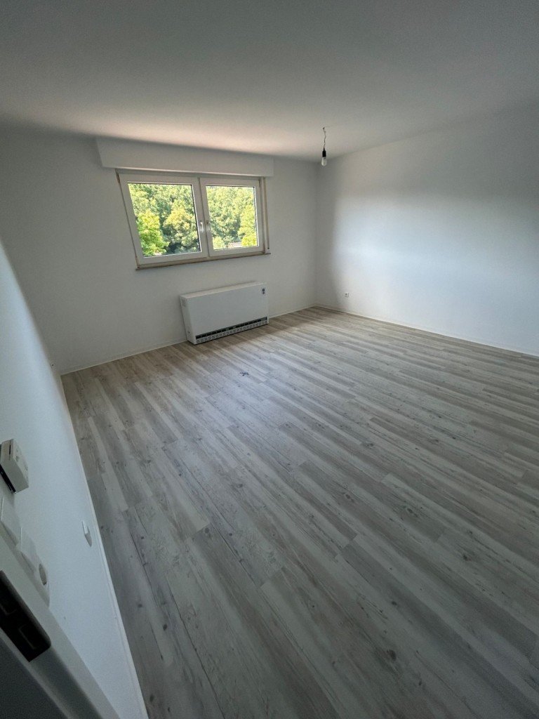 Wohnzimmer N�rtingen Dachgeschosswohnung !! WOHNBERECHTIGUNGSSCHEIN erforderlich!!